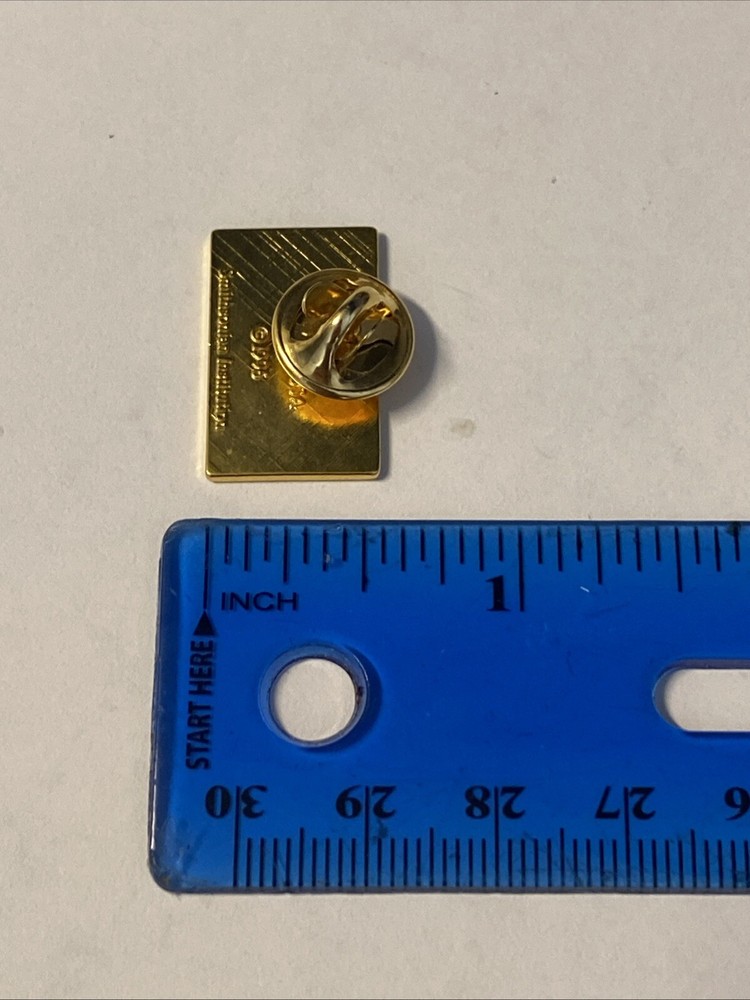 1996 Smithsonian 150 Years Lapel Hat Pin Nice!