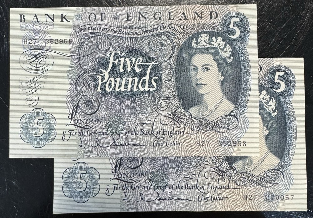 2 x Old Five £5 Pound Notes Uncirculated