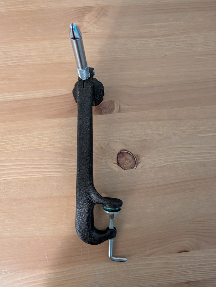 Herter's No. 3 Cast Iron Fly Tying Vise