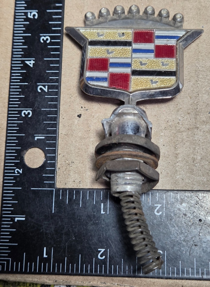 CADILLAC CIRCA '90 HOOD ORNAMENT - BROKEN BASE (6357}