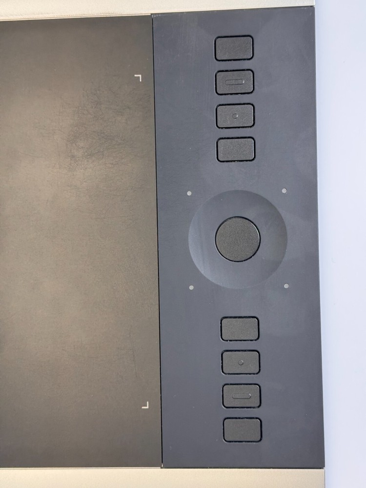 Wacom Intuos Pro Special Edition Medium with Pen (Multi-Touch NOT WORKING)