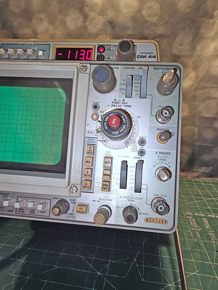 Tektronix 466 Storage Oscilloscope + DM44