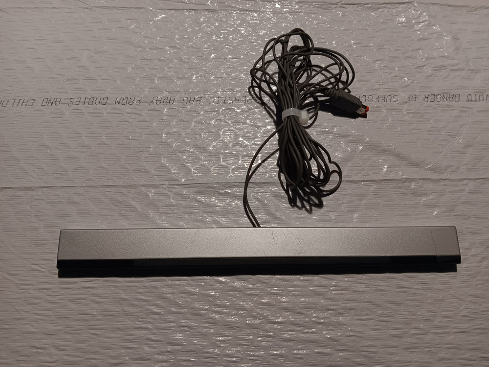 Nintendo RVL014 Original Wii Sensor Bar - Silver