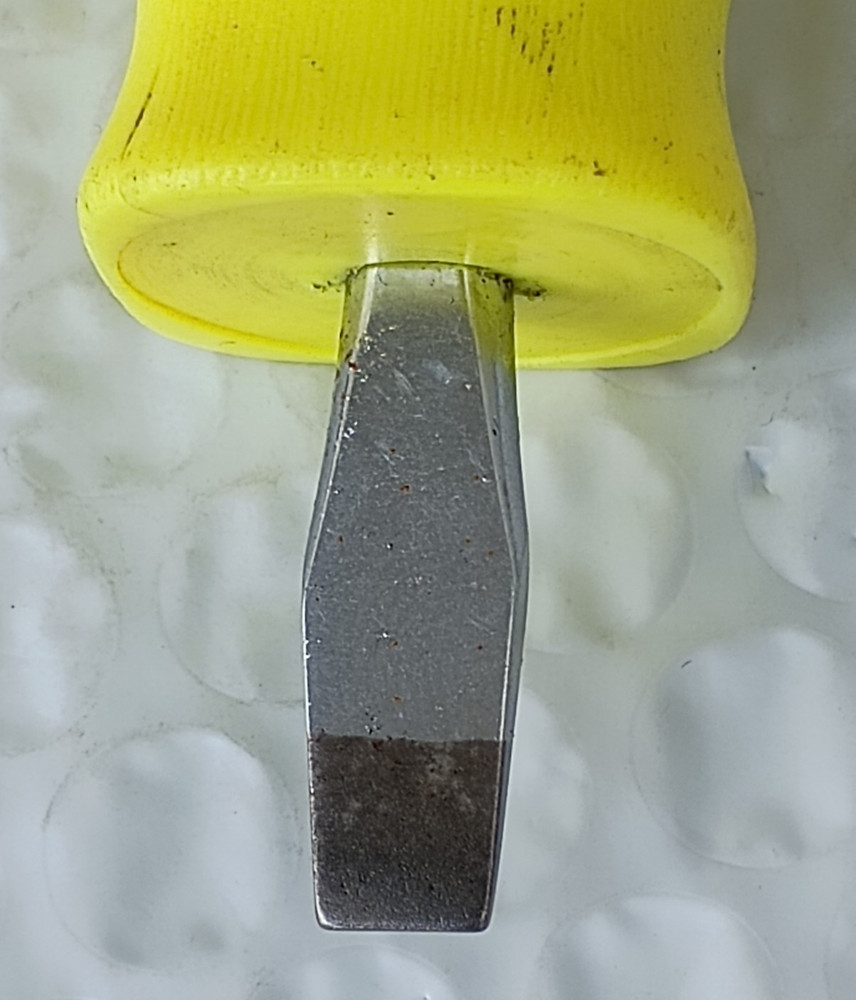 MAC TOOLS PNR1AY, FLAT/SLOTTED, "STUBBY" SCREWDRIVER.