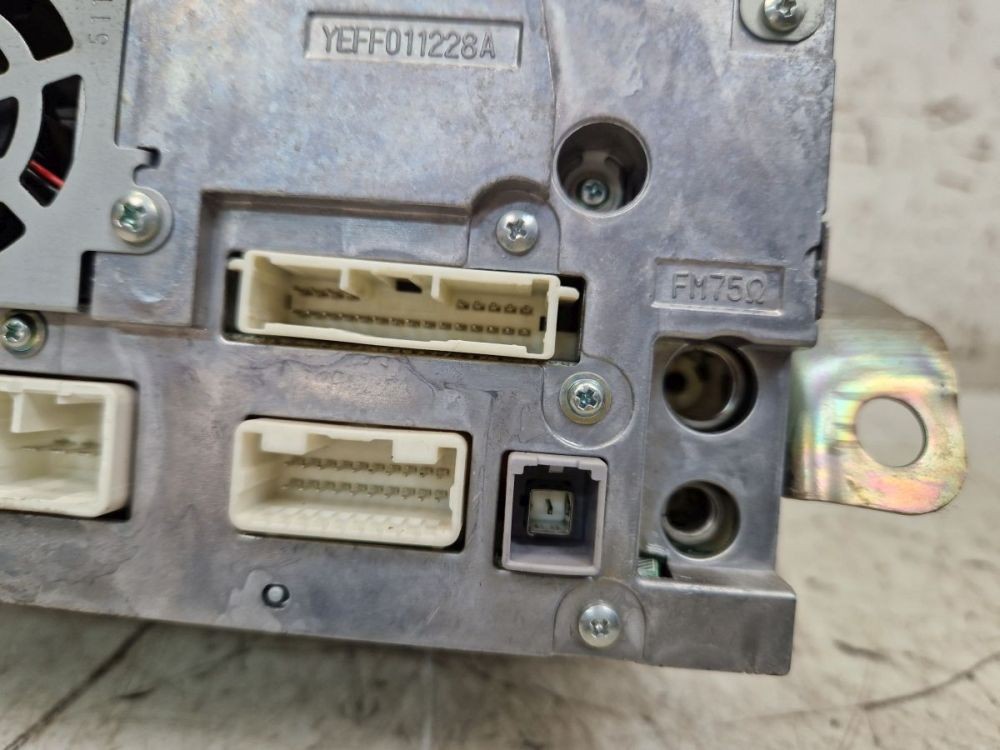 Radio/Navigation System Combination CD DvD Multimedia *CODE not available.