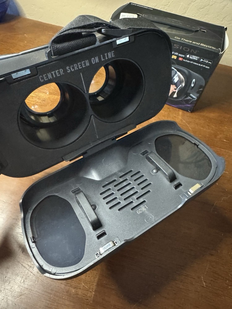 Tzumi Dream Vision Virtual Reality Smartphone Headset