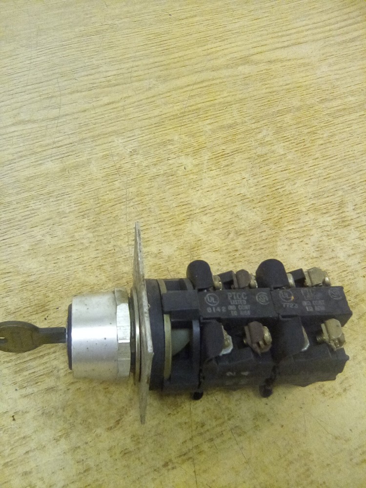 Honeywell Microswitch (2) EG A156 Selector Switch With Key