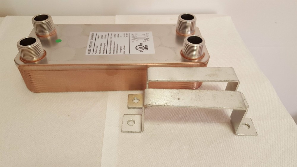 30 Plate Water to Water Brazed Plate Heat Exchanger 1" MPT Ports w/ Brackets