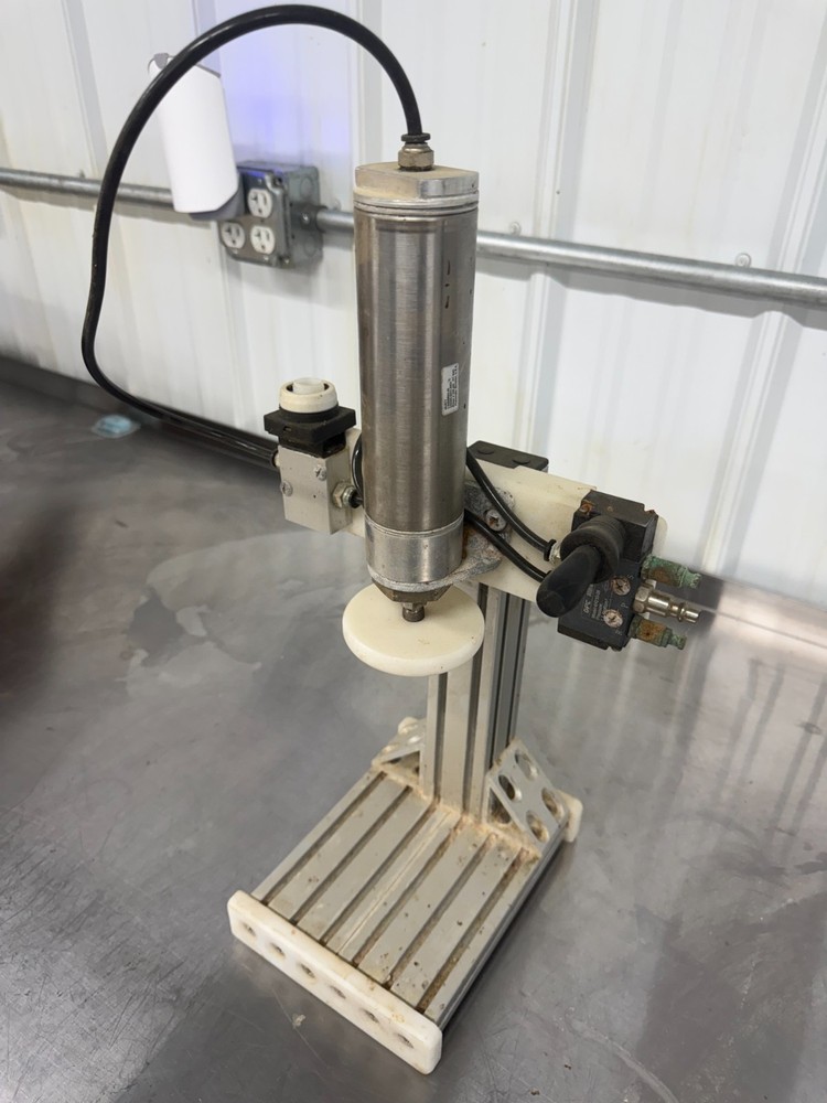 Tabletop Pnuematic Press
