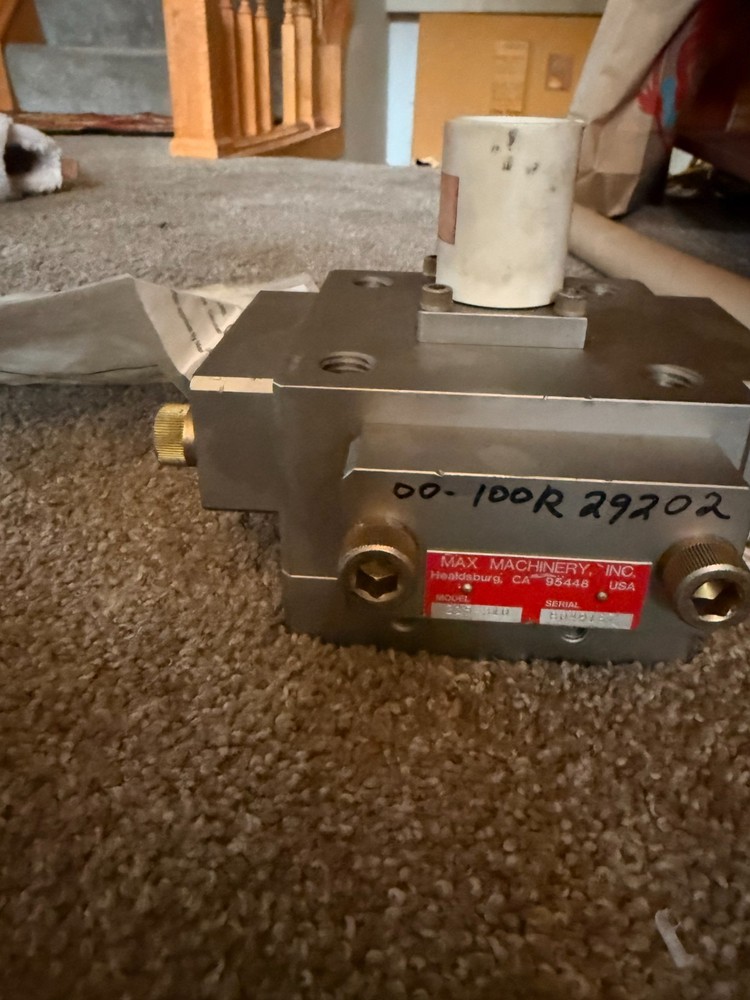 NEW Max Machinery Piston Flow Meter Explosion Proof Transmit # 215-310