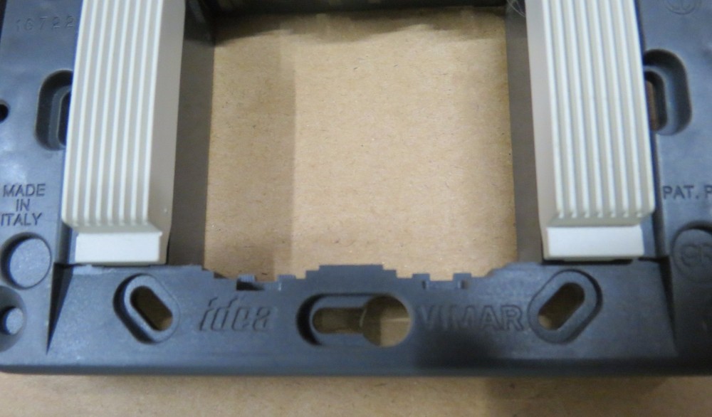 IDEA VIMAR MOUNTING FRAME with SMOOTH FRONT, 2 MODULES, WHITE #16722.L.B