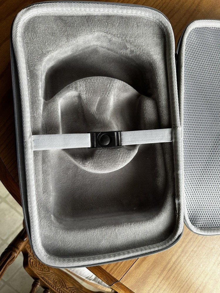 Hard Padded Oculus Quest 2 Carrying Case with Handle - Gray