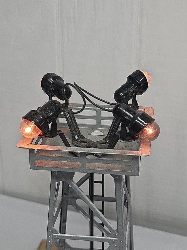 MTH 395 Adjustable 4 Flood Light Tower Item No. 30-9049 Missing 2 Bulbs No Box