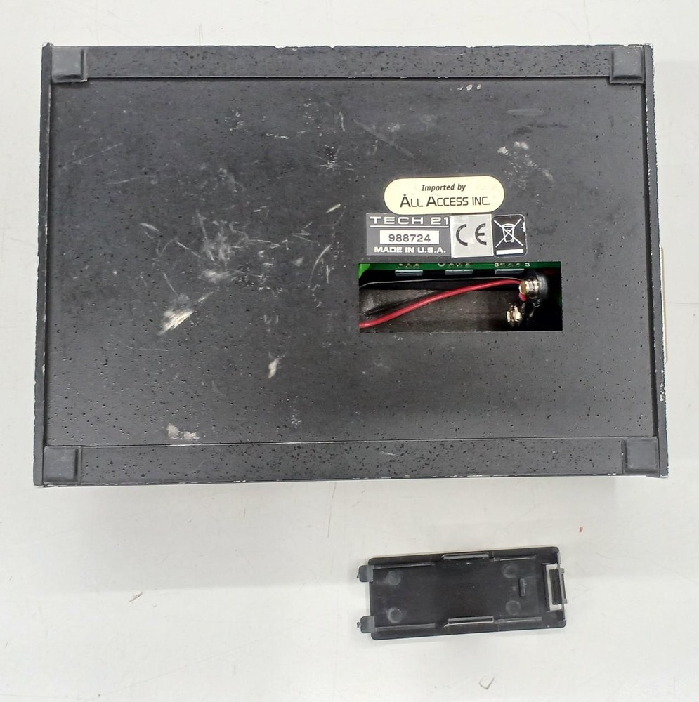 TECH21 SANS PROGRAMMABLE BASS DRIV Bass Pre