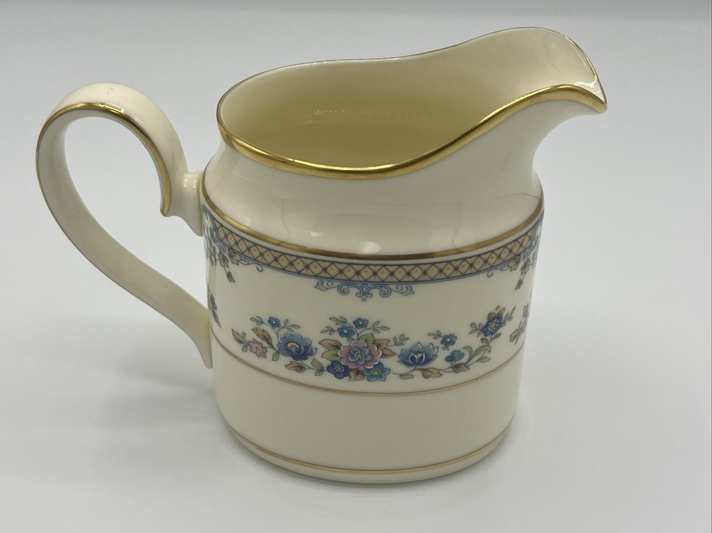 Minton Avonlea Creamer