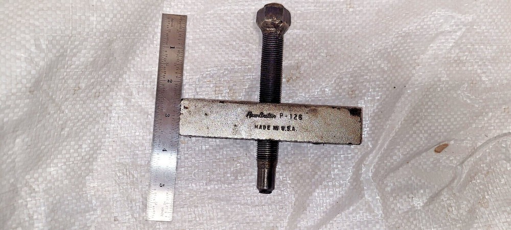 New Brittian Gear Puller P-126  USA  (3-a3)