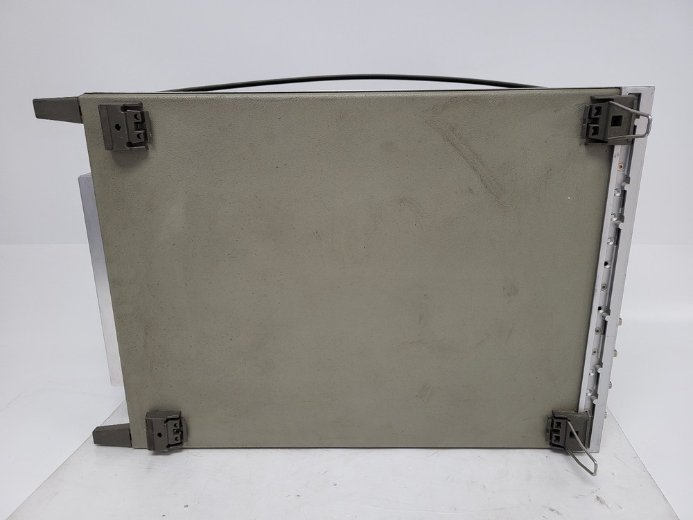 Hewlett-Packard 54110D Digitizing Oscilloscope Parts (Powers On, Untested)