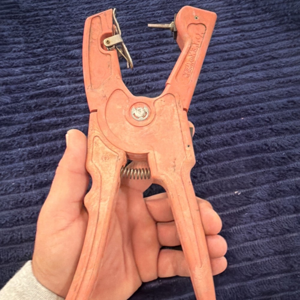 Y-TEX Ear Tagger Applicator Tool for Livestock