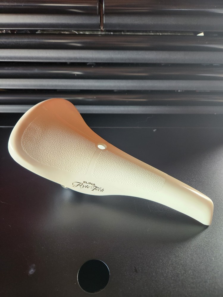 nos elina flyte tech seat