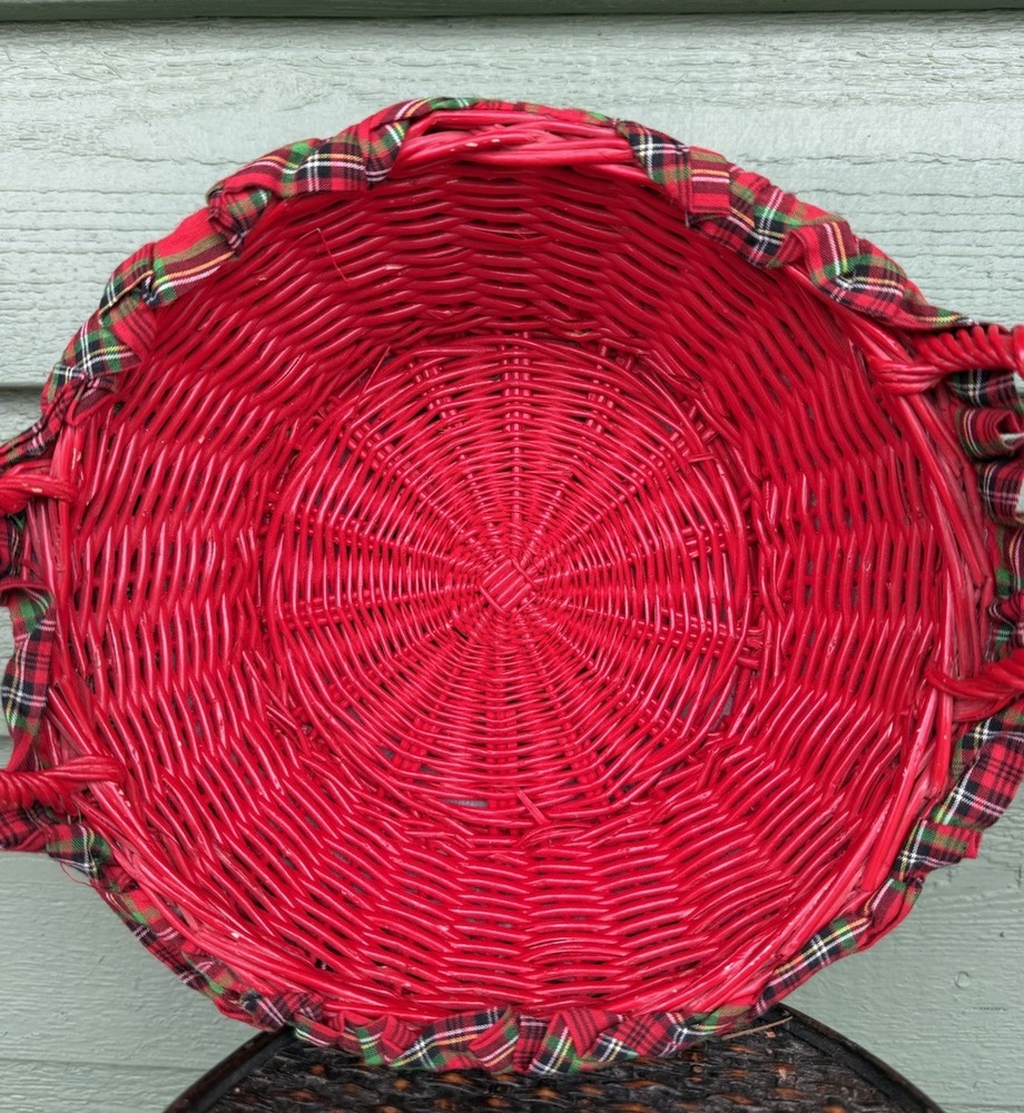Round Christmas Basket, Red Plaid