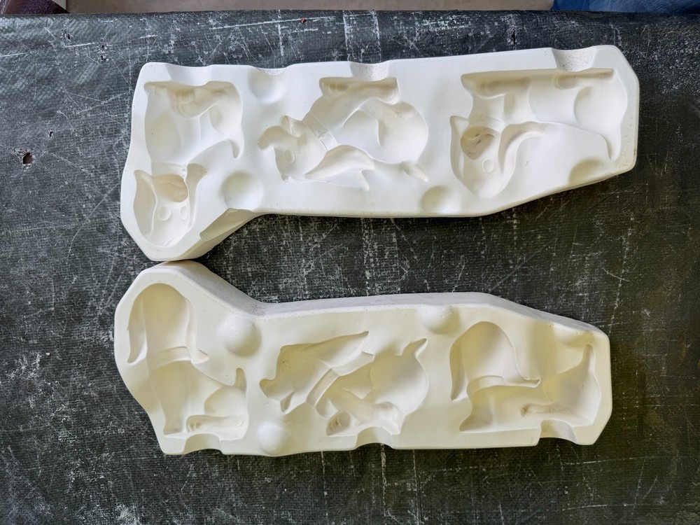 VINTAGE EVERGREEN CERAMIC MOLD #E-112 THREE DOGS