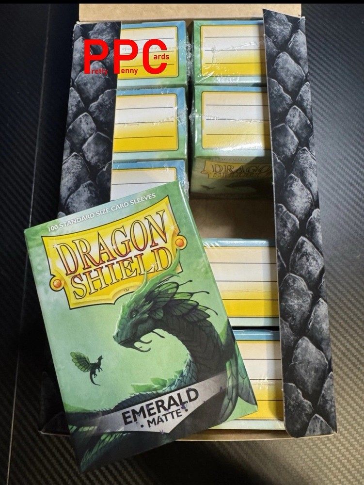 Dragon Shield Emerald Matte Display - 10 Boxes Of 100 Protective Sleeves