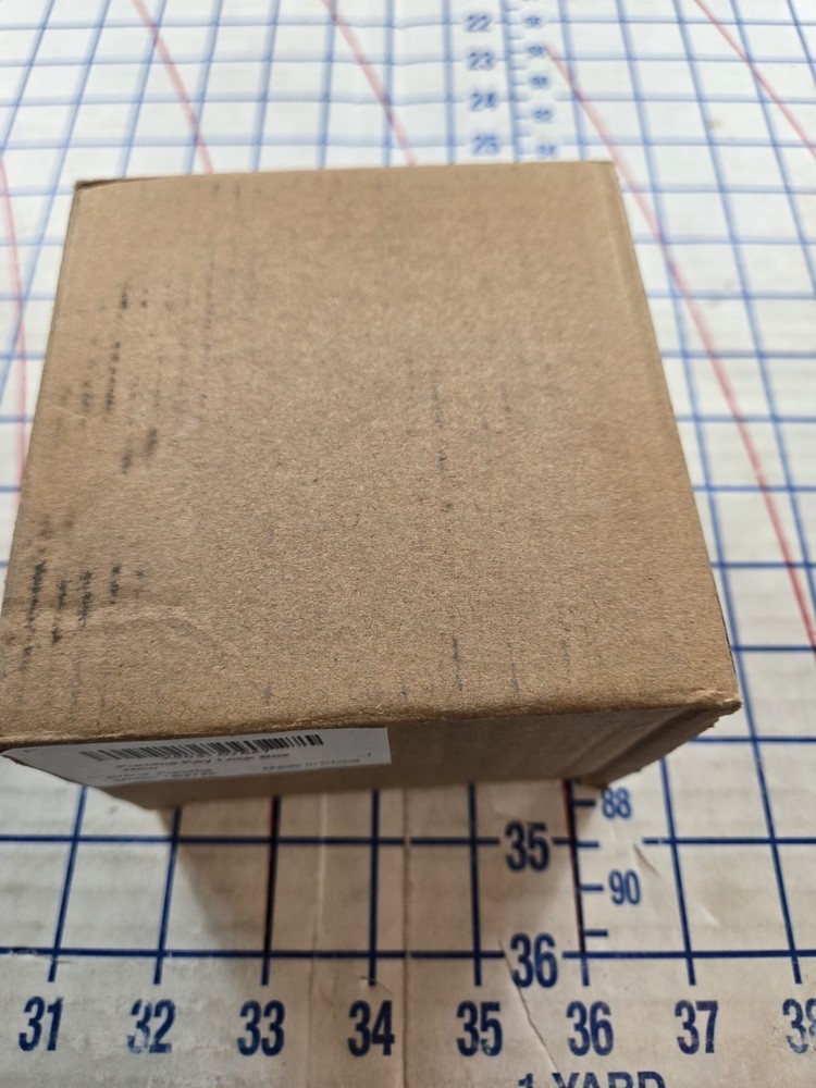 Wall Mounted 4 Digit Combination Puroma Key Lock Box New