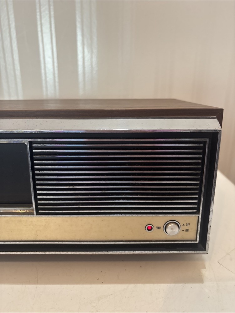 Robyn CB Transceiver Base Module SX-7 NO RADIO Powers On~ W/ Manual Untested