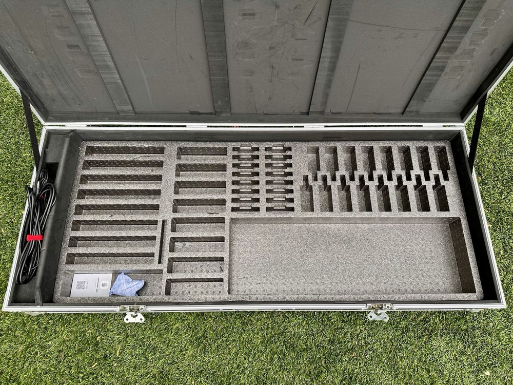 Aputure infinibar pb12 8 Light Kit (Empty Case)