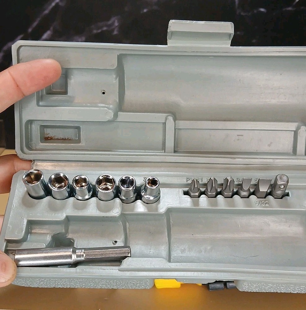 Classic 14 PC FORD Ratchet Screwdriver Compact Multi Purpose Tool Set