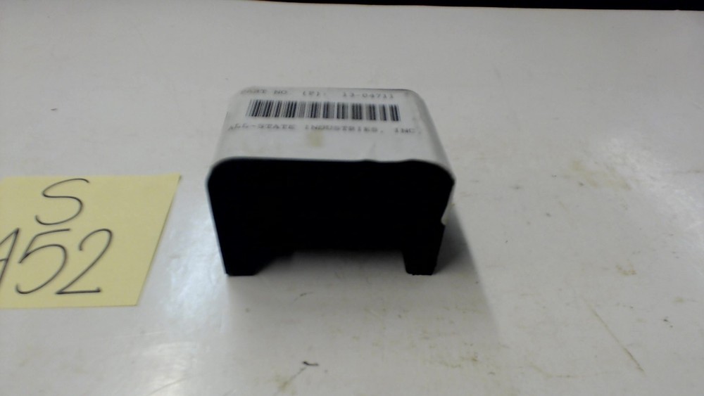 1304711 Hood Bushing