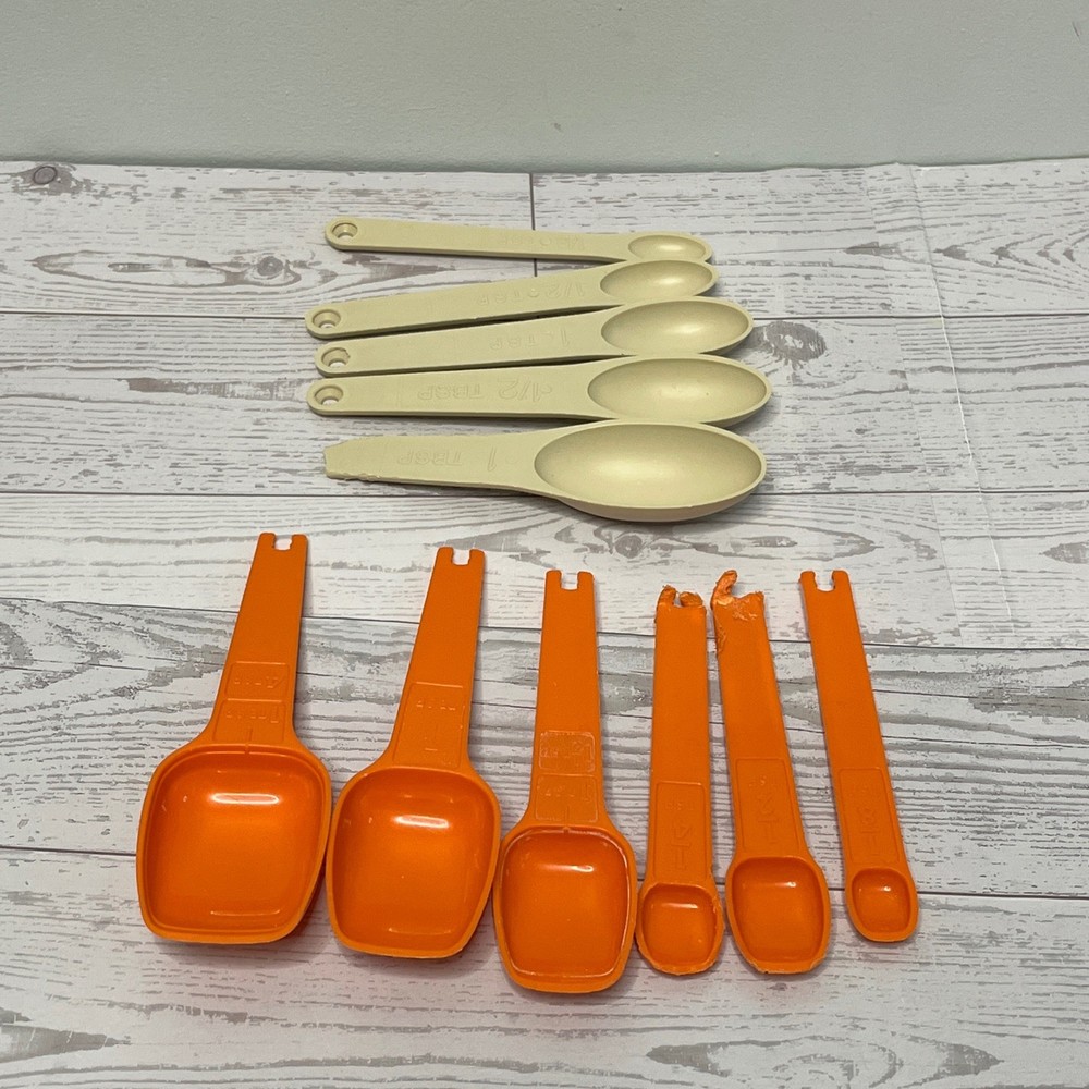 VTG Tupperware Measuring Spoons Set Orange Cream Plastic Kitchen Tools Bundle