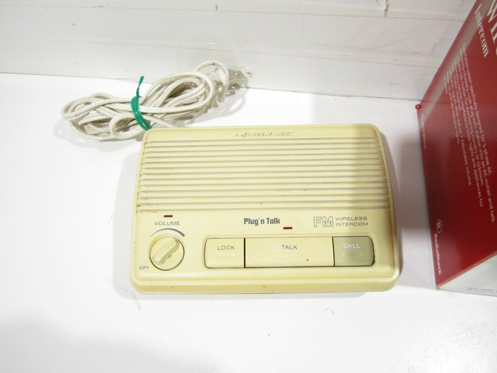 Radio Shack FM Wireless Intercom Set 43-493 White