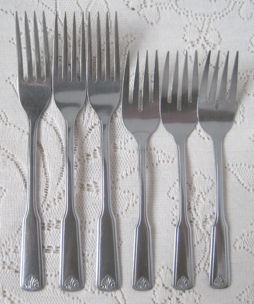 ONEIDA Custom Stainless SHELTON 15 Pieces