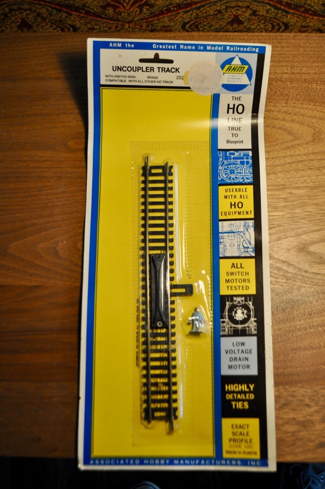 AHM HO Scale #2525, 2527, 87
