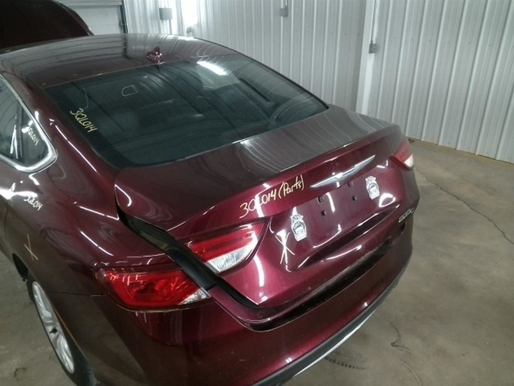 200 2015 High Mounted Stop Light 104753328