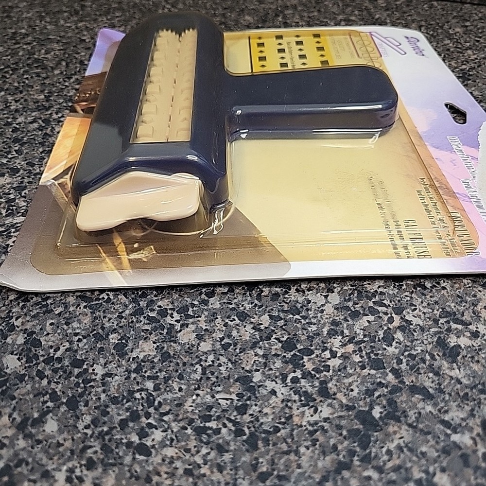 NEW Darice Square & Diamond Shaped Pattern Crimper Tool