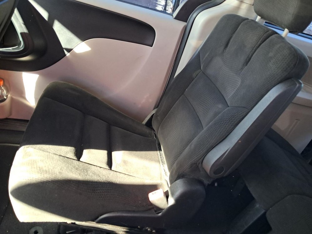 CARAVAN 2015 Glove Box 4826509