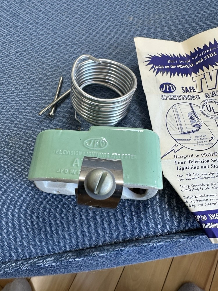 Green Collectable Lightning Arrestor New In Box