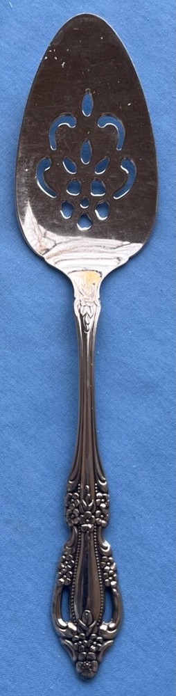 Oneida Deluxe Raphael Stainless Pierced Dessert Server