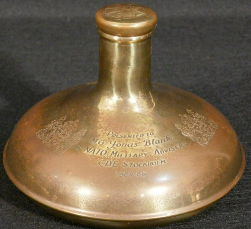 Presentation Decanter MG Jonas Blank WWII POW Cmd. Pilot – CDE Stockholm NATO