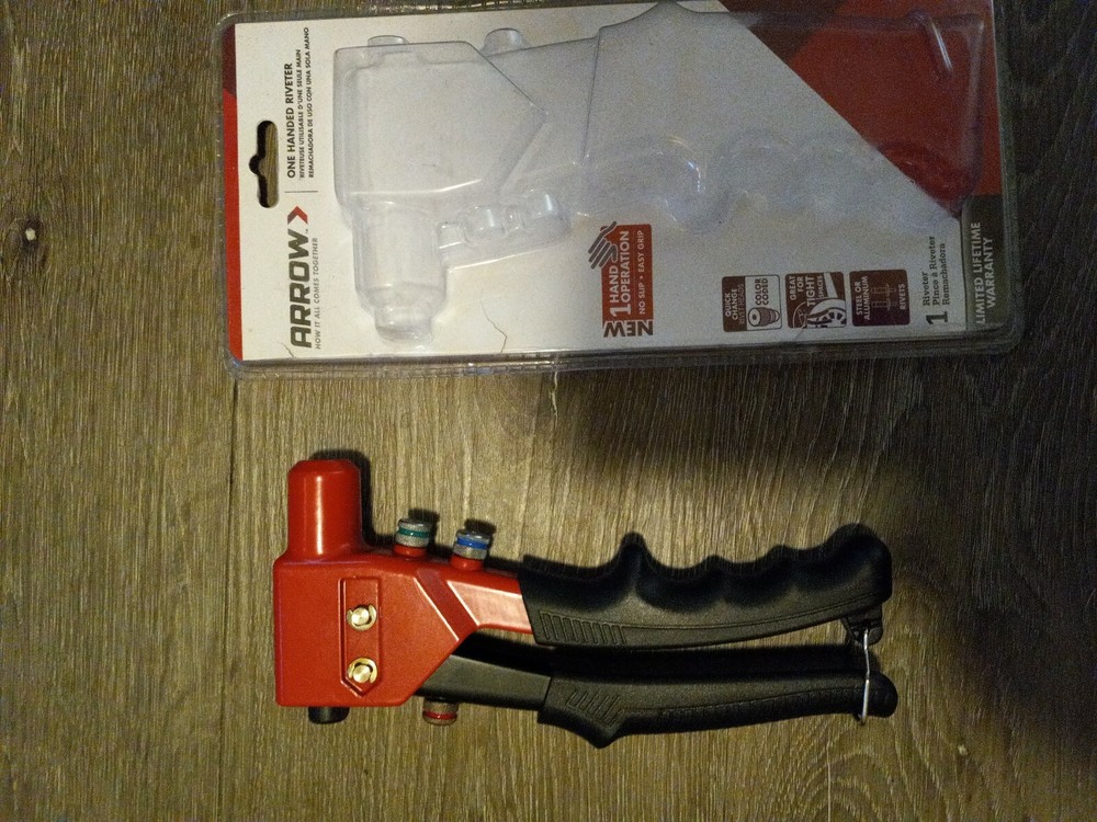 Arrow One Handed Riveter Model: RT187M