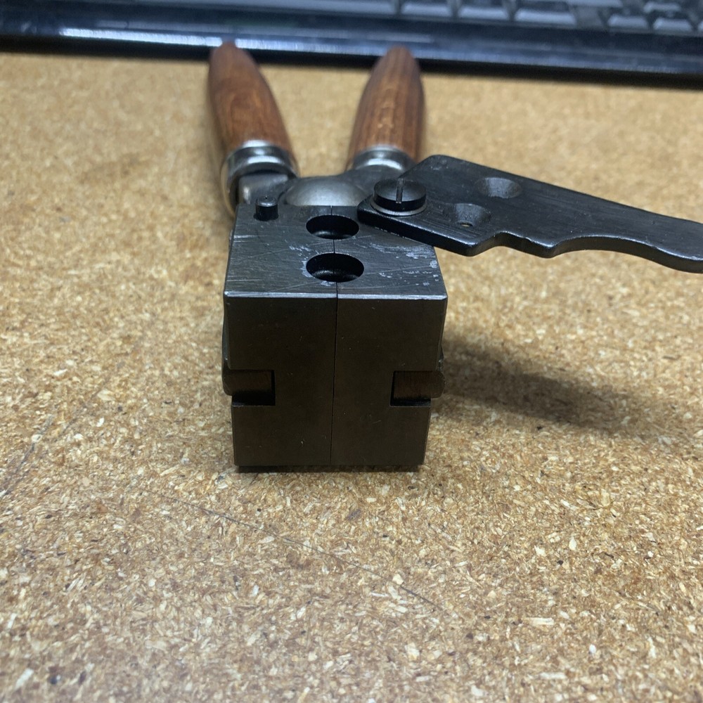 Lyman 401638 Double Cavity Mold