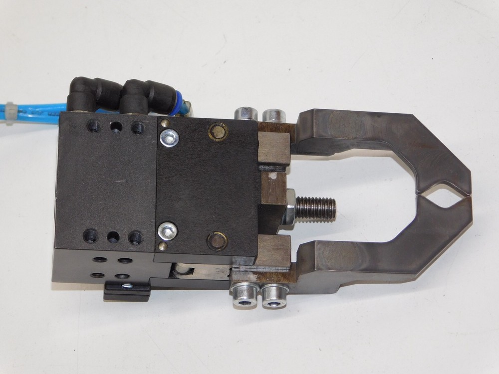 Sommer Automatic GK25N-B 2 Jaw Angular Parallel Gripper Module Zimmer Unit