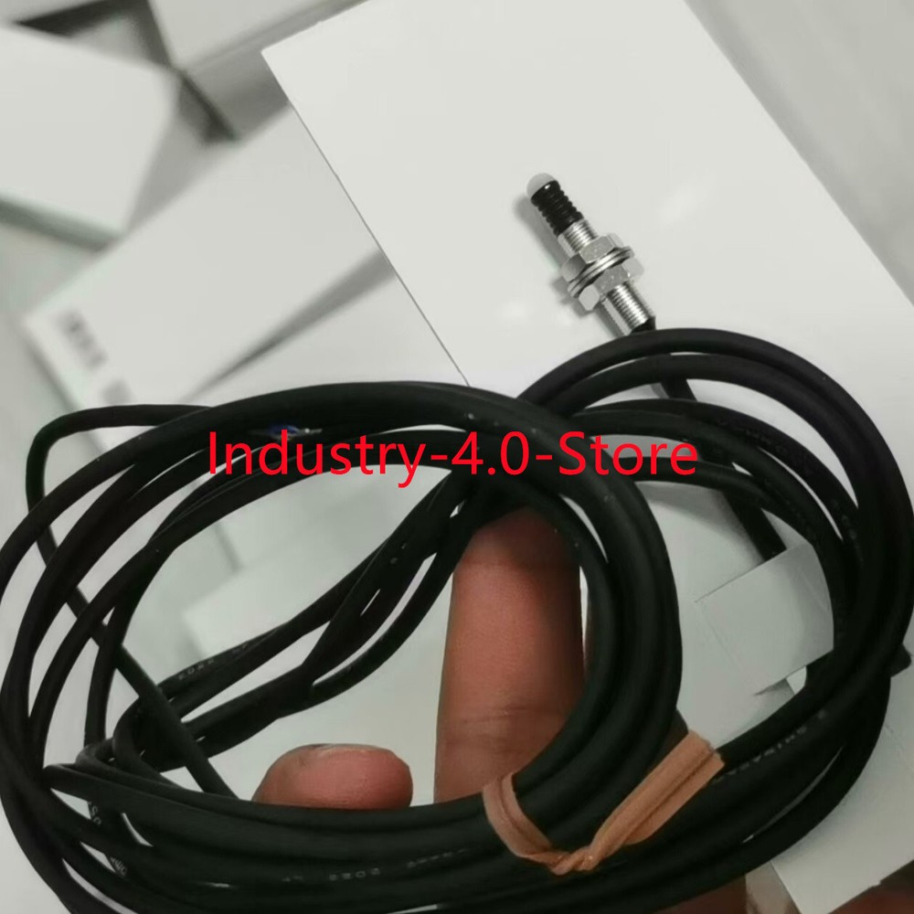 New Omron D5B-5013 limit switch