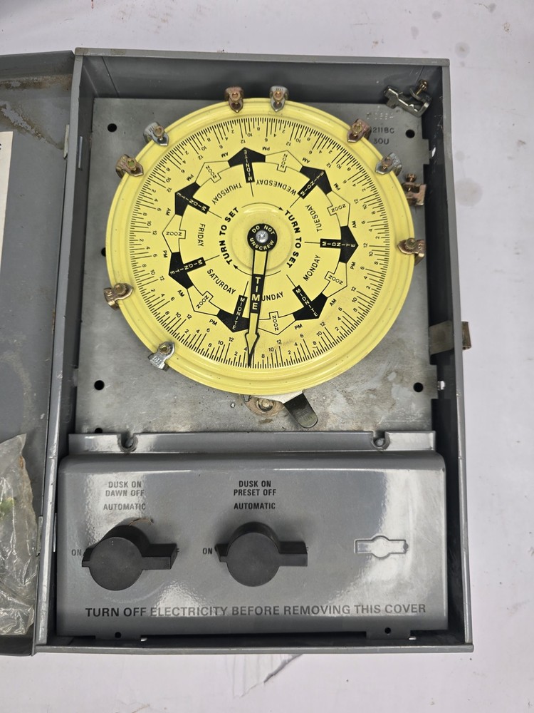 Intermatic T51211BC Electromechanical Timer 7 Day