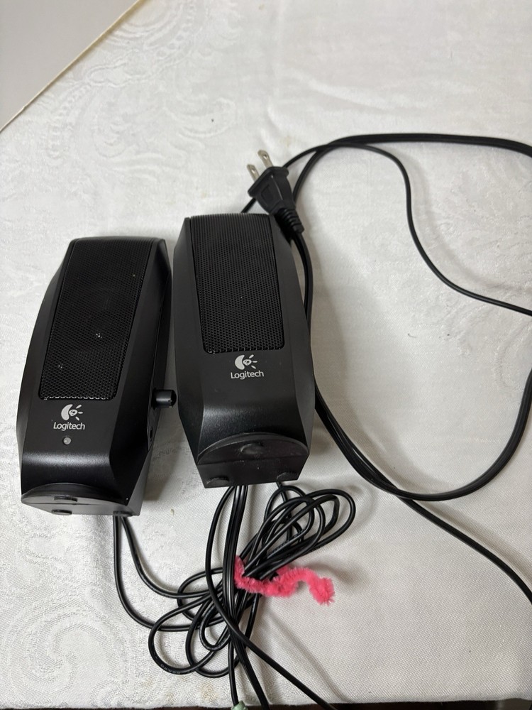 Logitech S120 Black Desktop Speaker System Used Very Good