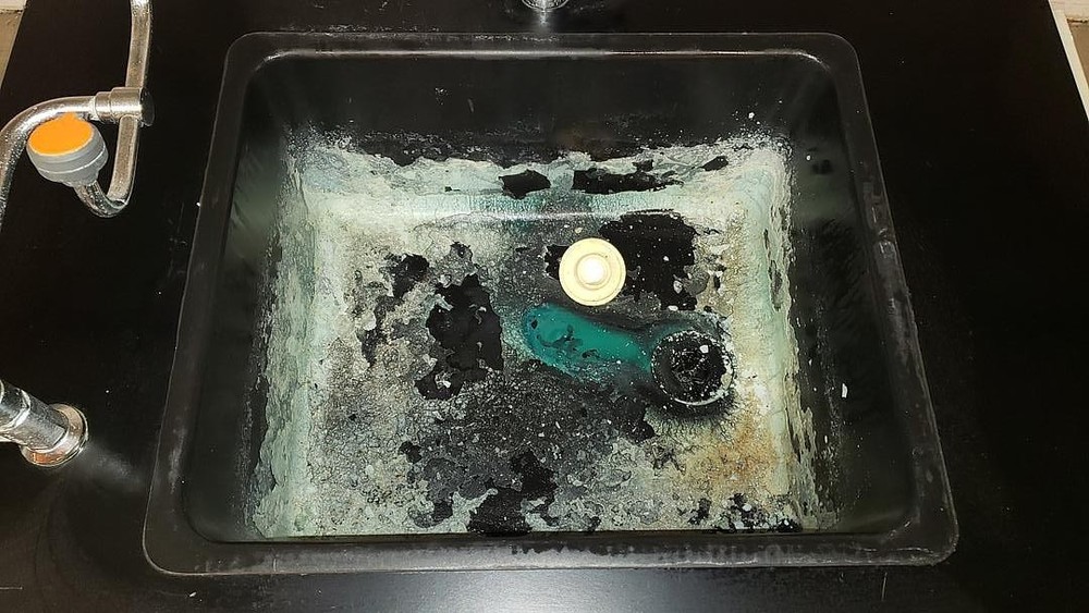 39" Jameston Black Epoxy Sink Bundle(S6LLST7297)