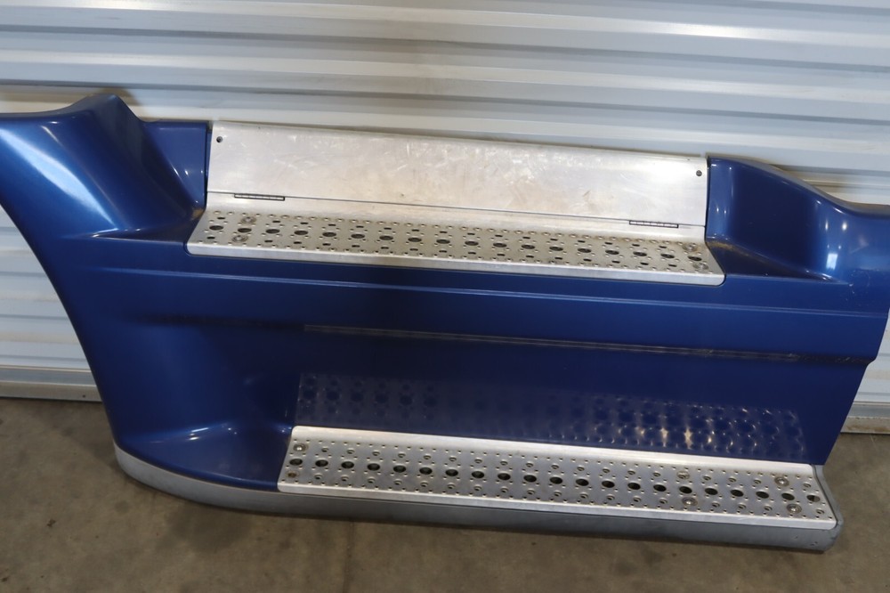 2008-2017 FREIGHTLINER CASCADIA 125 LEFT FORWARD FAIRING STEP FRAME PANEL OEM