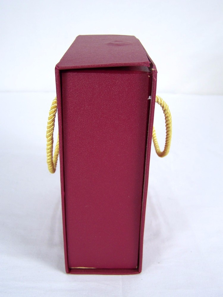 Red High Quality Gift Box Padded with Handles